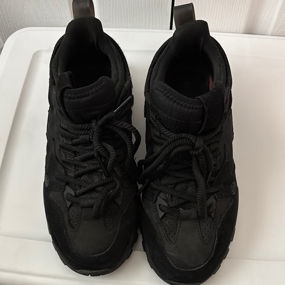 NOTWOWAYS TRAINERS. Black US 10. UK 9